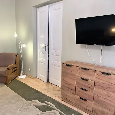 Glorious Near The Old דירה