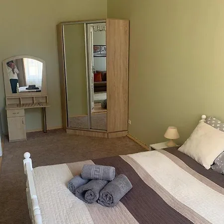 Glorious Near The Old Apartamento Lviv