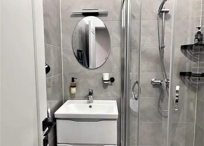 Glorious Near The Old * Λβιβ